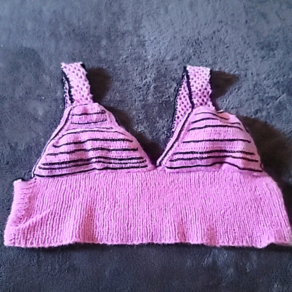 Crop top. /Size M. / NO RETURN